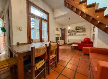 Casa · 82m² · 5 Ambientes · Venta Casa de Pasillo Único en PH a Reciclar de 2 Dorm., Centro, Rosario