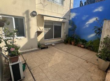 Departamento de 2 ambientes, Villa Urquiza · Espectacular 2 Amb con Amplio Patio, Baulera y Cochera P/ 2 Autos!
