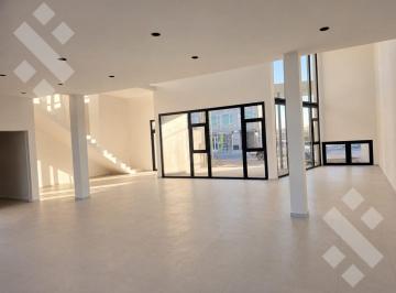 Local comercial · 277m² · 1 Cochera · En Alquiler | Oficinas Comerciales | Calles Las Lajas | Plottier