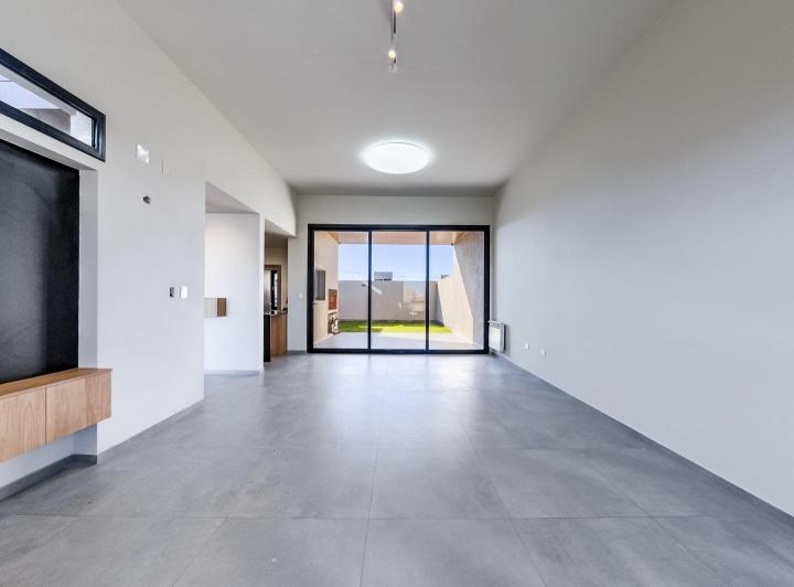 Casa · 160m² · 3 Ambientes · 2 Cocheras