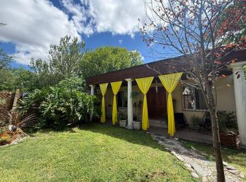 Casa · 96m² · 3 Ambientes · 1 Cochera · PH en City Bell