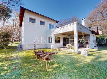 FACHADA CASA EN VENTA EN ABRIL CLUB DE CAMPO, HUDSON · Casa en Venta | Abril Club de Campo
