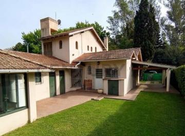 Quinta vacacional · 130m² · 3 Dormitorios · 3 Cocheras · Quinta en Carlos Spegazzini