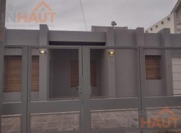 Casa · 240m² · 5 Ambientes · 1 Cochera · Casa en El Manzanar