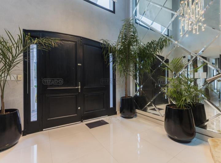Casa · 1m² · 6 Ambientes