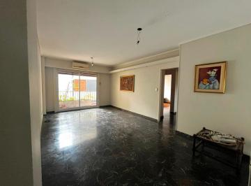 Departamento de 4 ambientes, Colegiales · 3 Ambientes + Dependencia o Tercer Dormitorio. C/balcón