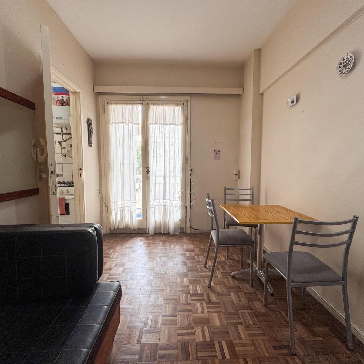 Departamento de 1 ambiente en venta con balcón al contrafrente – Muy luminoso