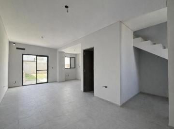 Casa · 80m² · 3 Ambientes · 1 Cochera · Duplex en Venta 2 Dorm 2 Baños en Valle Cercano - La Amistad