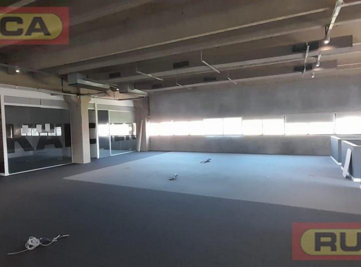 Oficina comercial · 480m² · 1 Ambiente · 3 Cocheras