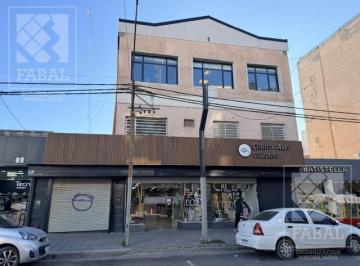 Local comercial · 600m² · 10 Ambientes · Local Alquiler Centro de 600 m² Distribuidos en 3 Plantas, con Oficinas y Depósito
