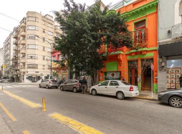 Local comercial · 329m² · 9 Ambientes · Gran Inmueble Comercial en Alquiler Ubicado en San Nicolás Sobre Calle Súper Transitada.