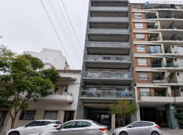 Departamento · 95m² · 4 Ambientes · 1 Cochera · Departamento de 4 Ambientes en Venta con Balcón Al Frente y Cochera Descubierta.