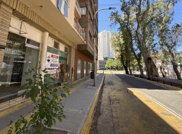 Local comercial · 96m² · Local en Área Centro Este