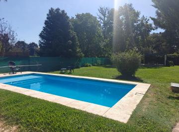 Quinta vacacional de 7 ambientes, General Rodríguez · Casa Quinta Para 24 con Parrilla y Pileta, a Una Hora de Capital