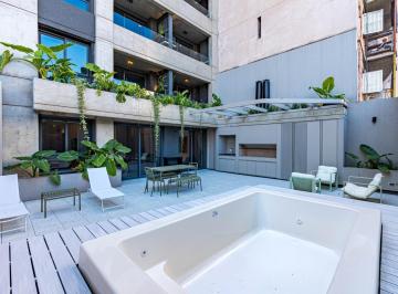 Departamento · 90m² · 4 Ambientes · 1 Cochera · Venta – Departamento de 2 Dorm. con Patio Exclusivo, Piscina y Quincho. Centro / Parque España