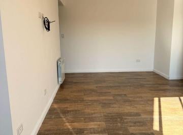 Departamento de 3 ambientes, Lomas de Zamora · Depto 3 Amb. con Cochera Cubierta T4 3°h