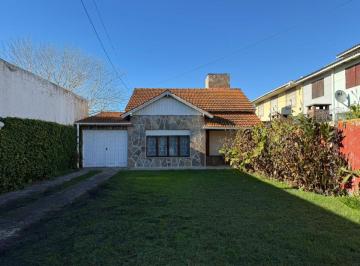 Casa de 4 ambientes, Santa Clara del Mar · Chalet - Santa Clara del Mar Sobre La Av