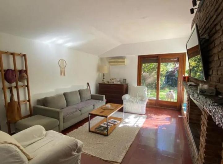 Casa · 100m² · 3 Ambientes · 2 Cocheras