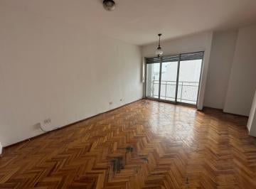 Liniers depto de 3 ambientes lateral . Living comedor, cocina separada muebles a · Liniers, Depto 3 Amb Lat. Balcón Francés 9. Piso