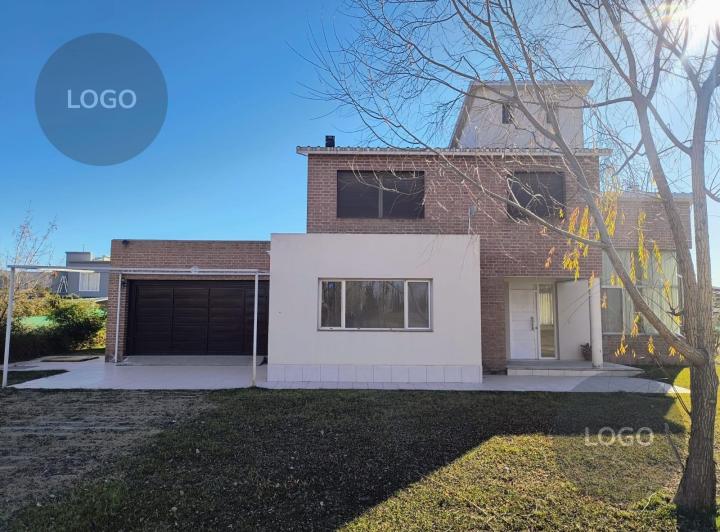 Casa · 269m² · 6 Ambientes · 4 Cocheras