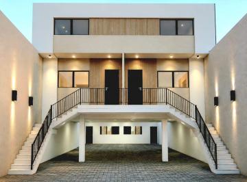 Casa · 150m² · 5 Ambientes · 1 Cochera · Casa Tipo Triplex de 5 Ambientes con Jardin y Terraza