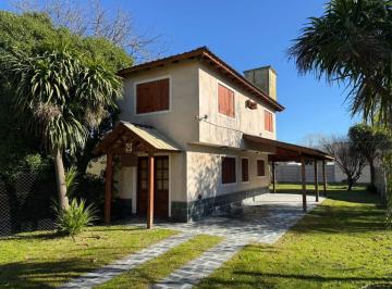 Casa de 3 ambientes, Santa Clara del Mar · Cabaña a m de La Av. Montreal