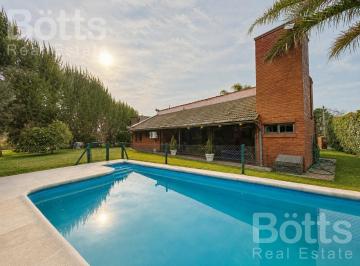 Casa · 190m² · 4 Ambientes · 5 Cocheras · Propiedad en Venta en Country Banco Provincia