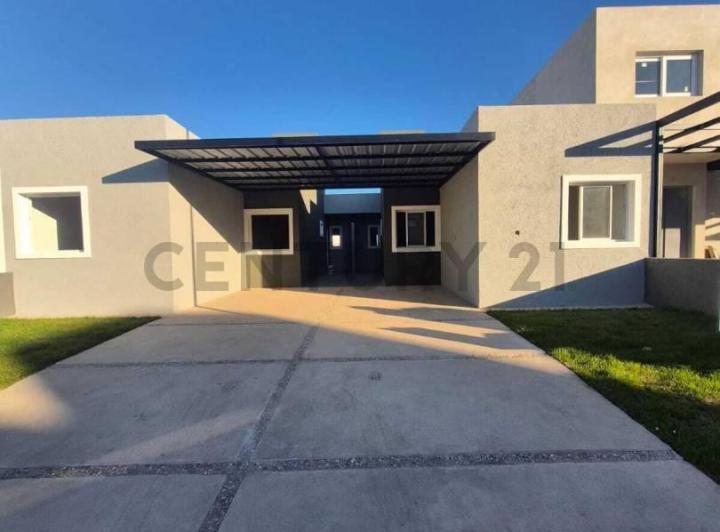 Casa · 100m² · 3 Ambientes · 1 Cochera