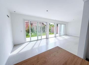 Casa · 156m² · 4 Ambientes · 2 Cocheras · Casa en Venta en Beccar San Isidro