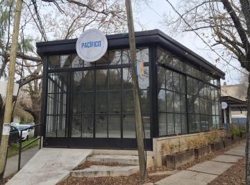 Edificio · 294m² · 1 Cochera · Edificio Comercial Ideal Gastronómico Alquiler en La Mejor Esquina de City Bell
