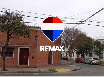 Casa · 250m² · 4 Ambientes · 1 Cochera · Casa en Alquiler Comercial Pueyrredon Al 300
