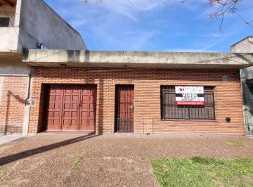 Casa de 1 ambiente, Quilmes · Casa Totalmente a Reciclar Sobre Lote de 8,66 X 19,69