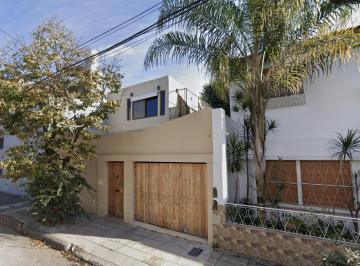 Casa · 213m² · 4 Ambientes · 1 Cochera · Venta Casa 4 Amb