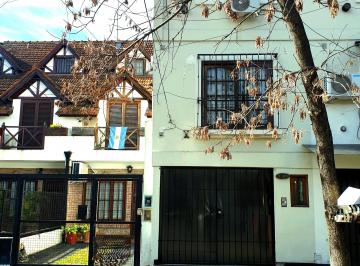 Casa de 3 ambientes, Vicente López · Dúplex en Excelente Estado, Zona Olivos Unicenter