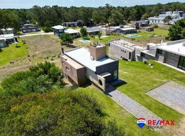 Casa · 160m² · 4 Ambientes · 1 Cochera · Venta Lote 423 - Senderos 3, Costa Esmeralda