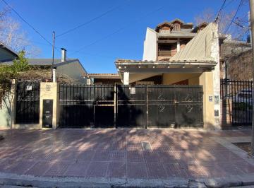 Casa · 90m² · 3 Ambientes · 2 Cocheras · Casa 3 Ambientes en Alquiler en San Fernando