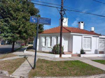 Casa de 6 ambientes, Córdoba · Casa en Alquiler Tres Dorm.