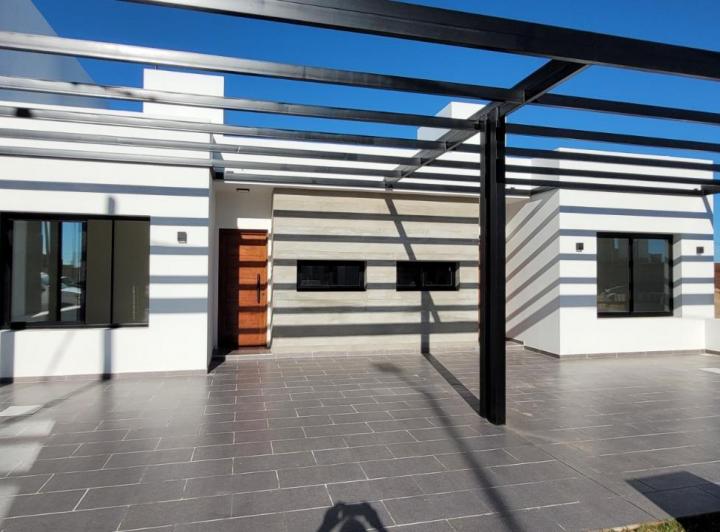 Casa · 70m² · 2 Ambientes · 2 Cocheras
