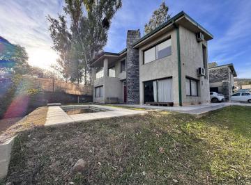 Casa · 1m² · 5 Ambientes · 2 Cocheras · Duplex 3 Dorm con Pileta en Alquiler en Arbolada Hollywood
