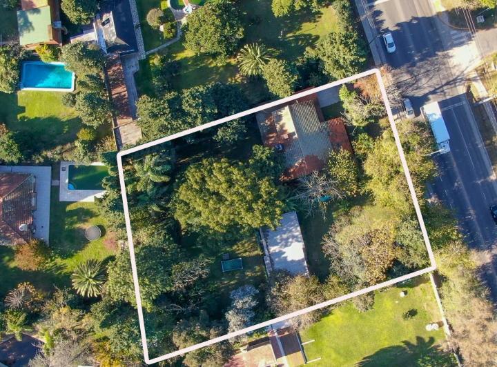 Terreno · 222m² · 6 Ambientes