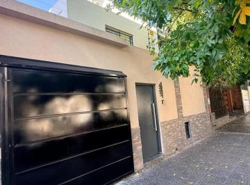 Casa de 5 ambientes, La Matanza · Casa en Alquiler 5 Ambientes con Jardín, Cochera Doble y Escritorio - Ramos Mejía Centro