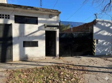 Bodega-Galpón , Lomas de Zamora · Galpón Comercial E Industrial en Alquiler