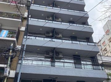 Departamento de 1 ambiente, Flores · Divino Monoambiente Divisible con Balcón Al Frente a 1 Cuadra de Rivadavia en Exclente Estado