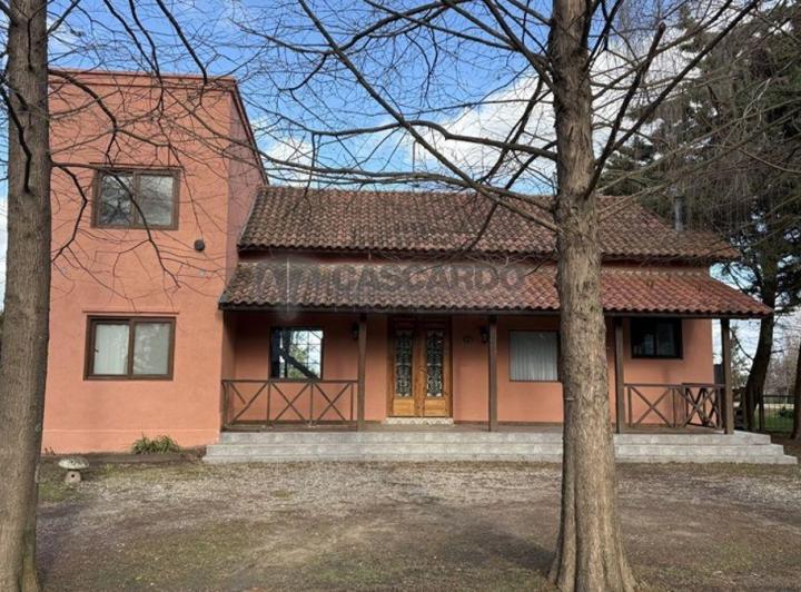 Casa · 140m² · 5 Ambientes