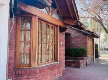 Casa de 6 ambientes, Gobernador Benegas · Se Vende Casa con Departamento en Bº Trapiche, Excelente Ubicación