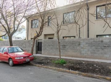 PH · 150m² · 4 Ambientes · 1 Cochera · Luminosa Casa en Venta con Gran Jardín y Piscina a Estrenar Ubicada en Beccar, San Isidro.