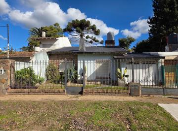 FACHADA · Casa 3 Ambientes con Galeria Parrilla y Amplio Parque en Villa de Mayo