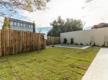 Casa · 150m² · 4 Ambientes · 1 Cochera · Casa en Venta a Estrenar con Jardín y Piscina en Beccar, San Isidro.