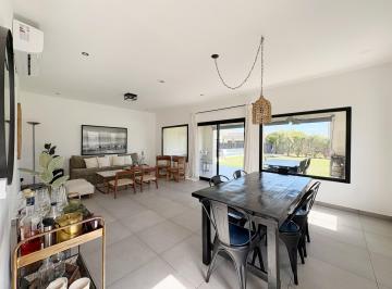Casa · 185m² · 5 Ambientes · 2 Cocheras · Casa en Countries/b. Cerrado (Escobar)