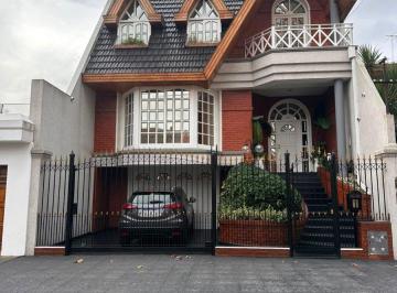Casa de 4 ambientes, Lanús · Chalet de Categoria